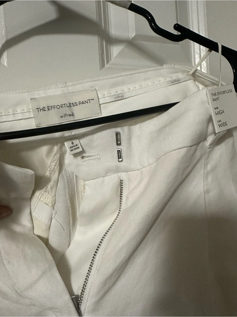 Aritzia Wide-Leg Linen-Blend Pants in White - Picture 3 of 7